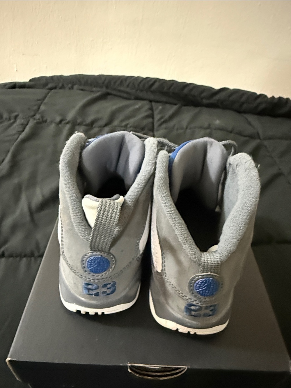 Jordan Kids White and Gray Basketball Sneakers - Picture 5 of 7